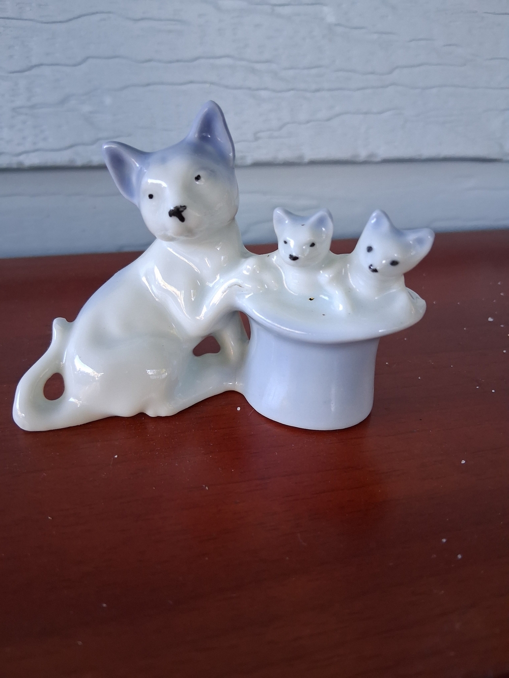 Ceramic Cat with Kittens Figurine - White and Light Blue